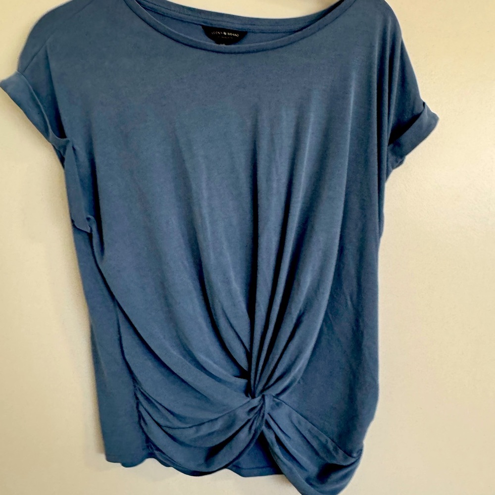 Luck brand blue twist front blouse size Small